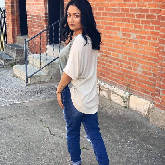 NWT Sage Cream Oversized Baggy Hi Low Top - Picture 9 of 9